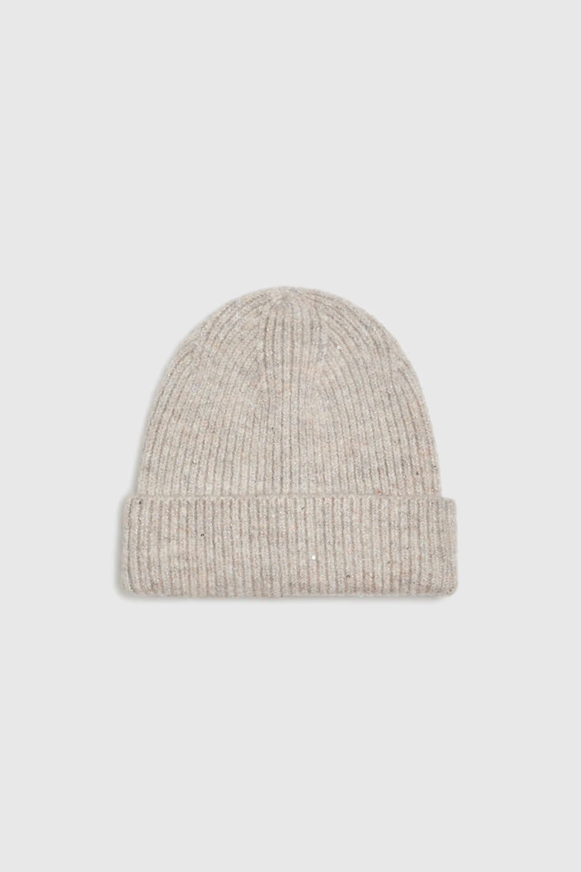 Prążkowana czapka beżowa
