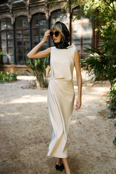 Apaszka z geometrycznym wzorem czarna 