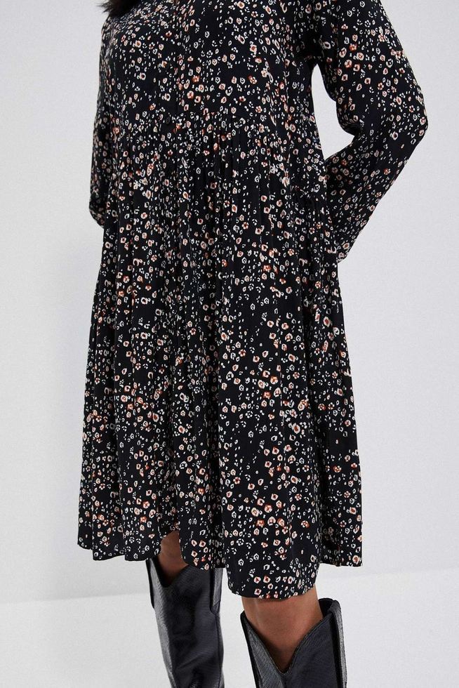 Sukienka z kolorowym nadrukiem