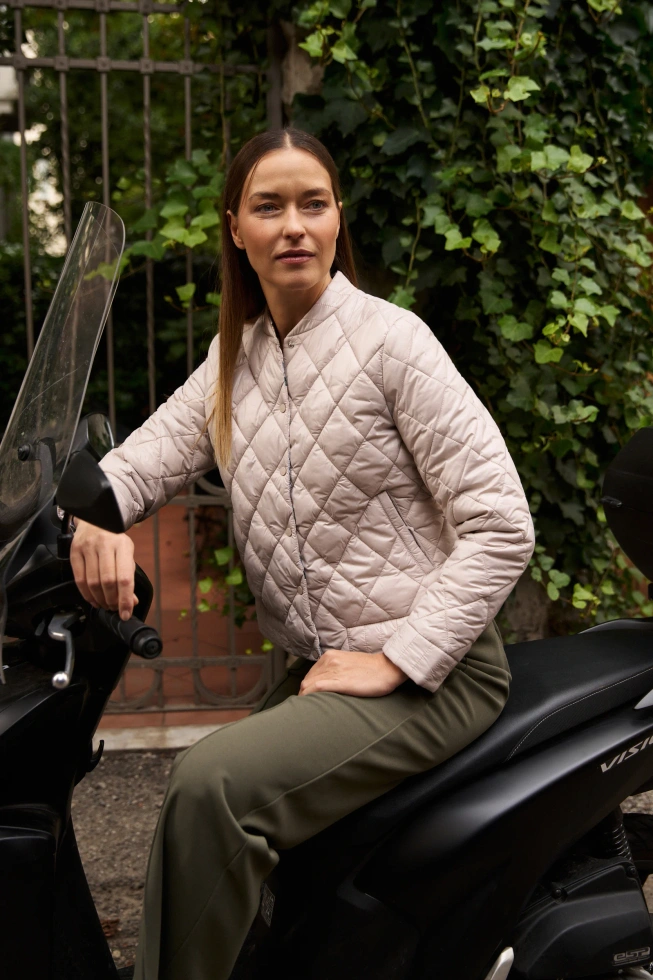 Dwustronna pikowana kurtka beżowa