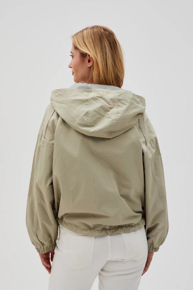 Krótka kurtka z kapturem oliwkowa
