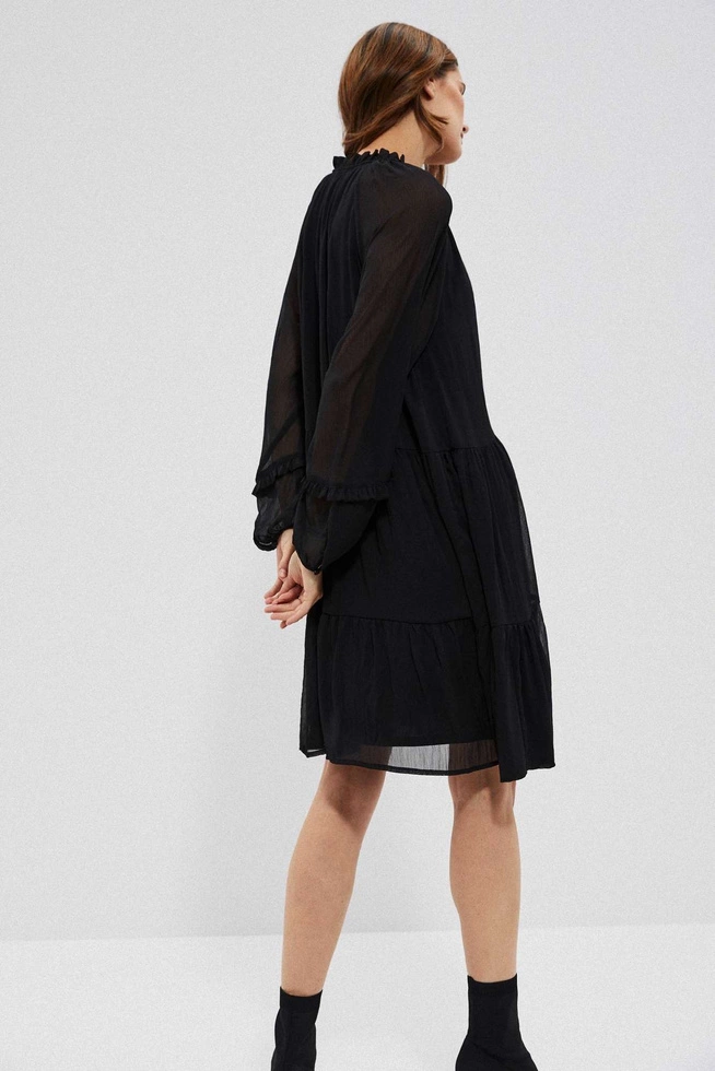 Gładka sukienka z falbanami