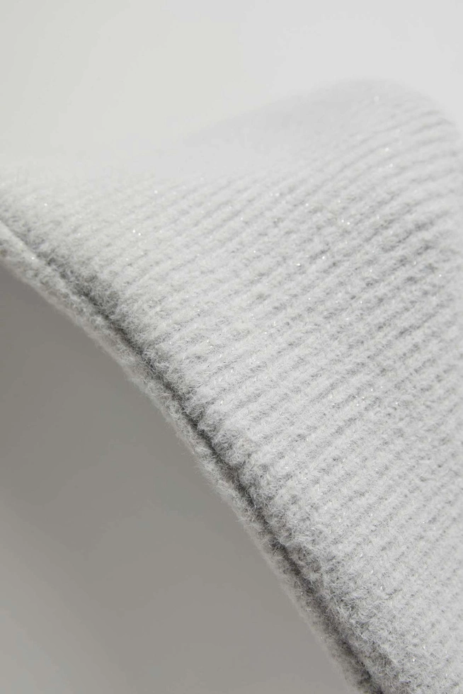 Gładki szalik z metaliczną nitką