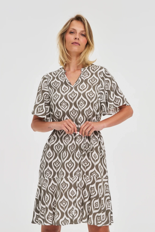 Wzorzysta sukienka oliwkowa