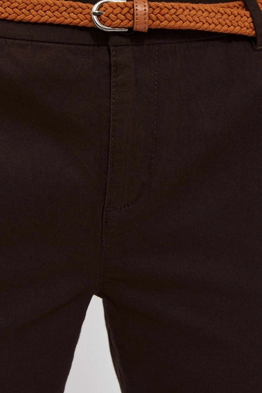 Szorty z plecionym paskiem ciemnbrązowe