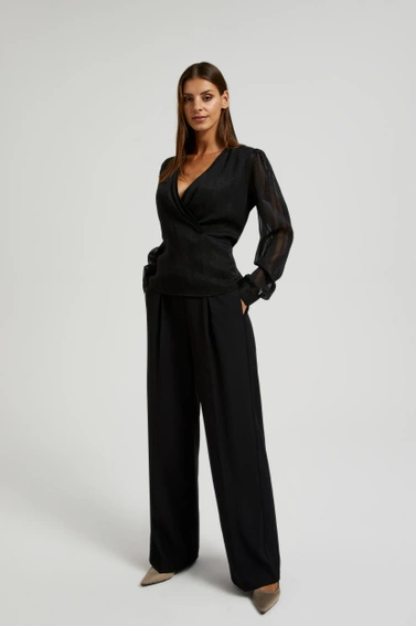 Elegancka koszula z dekoltem w serek czarna