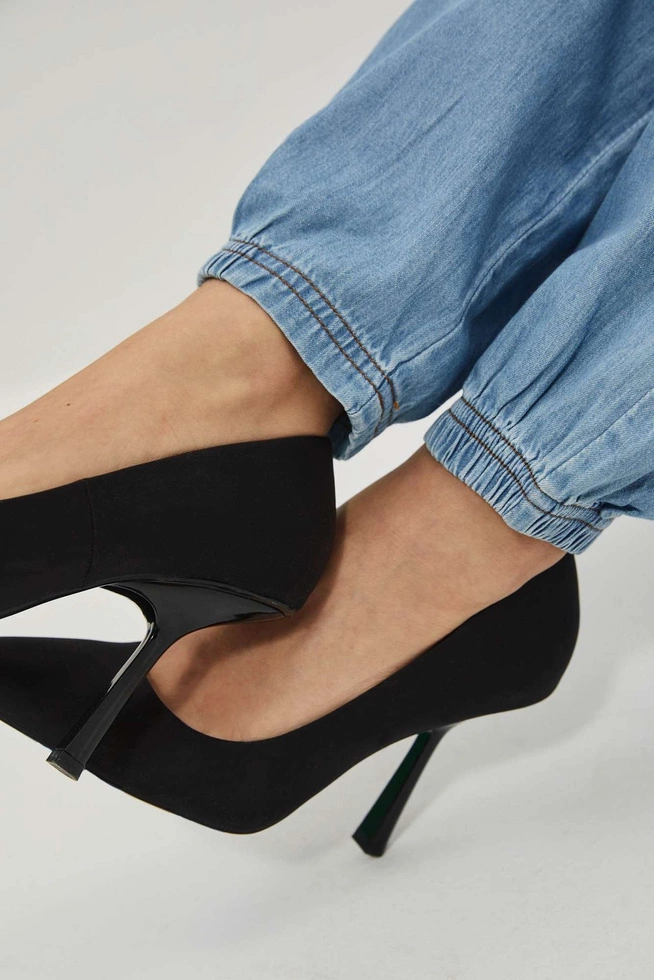 Joggery z wiązaniem w pasie