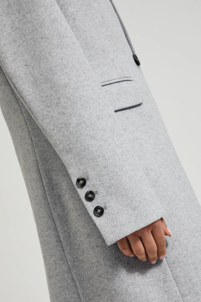 Prosty płaszcz zapinany na guziki szary