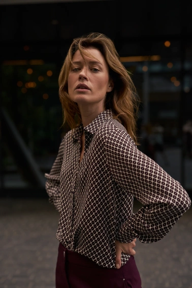 Wzorzysta koszula burgundowa 