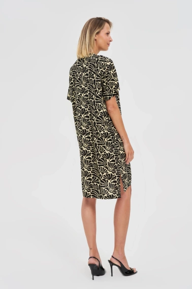 Sukienka o luźnym fasonie czarna