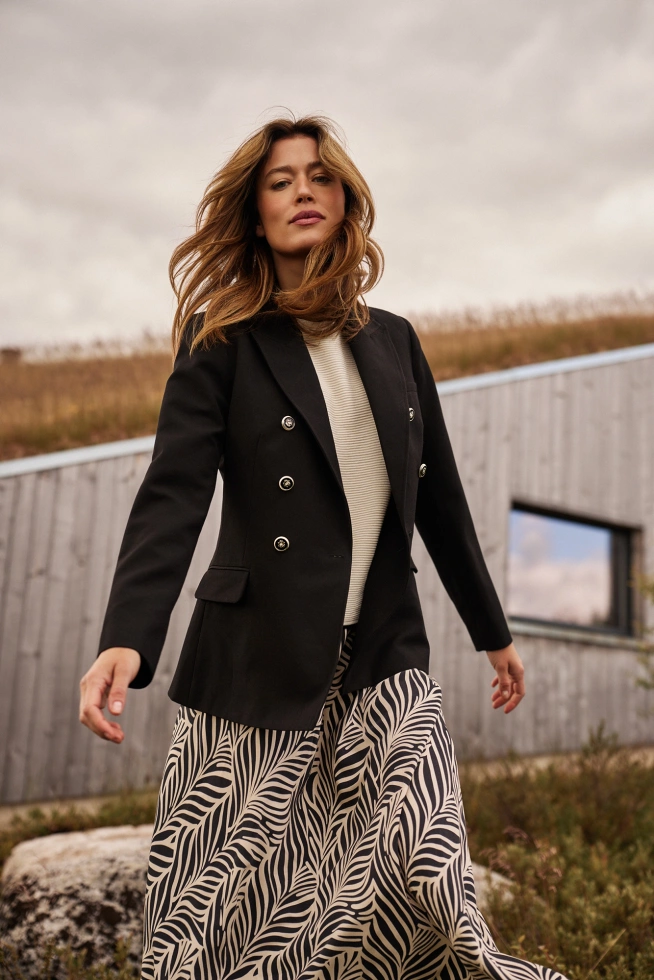 Wiskozowa spódnica midi granatowa