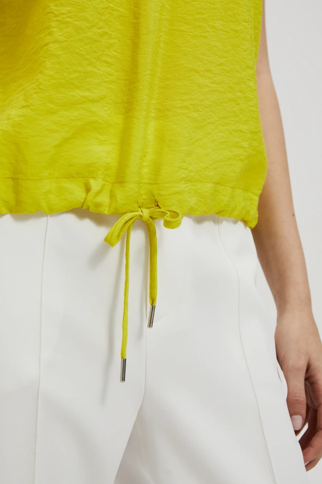 Koszula z dekoltem w serek i wiązaniem w pasie limonkowa