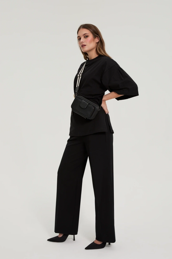 Torebka na szerokim pasku czarna