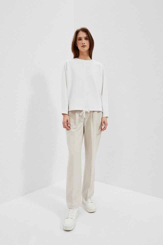 Bluza z wiązaniem w pasie