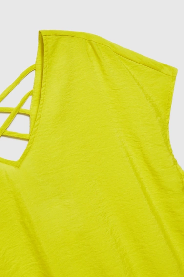 Koszula z dekoltem w serek i wiązaniem w pasie limonkowa