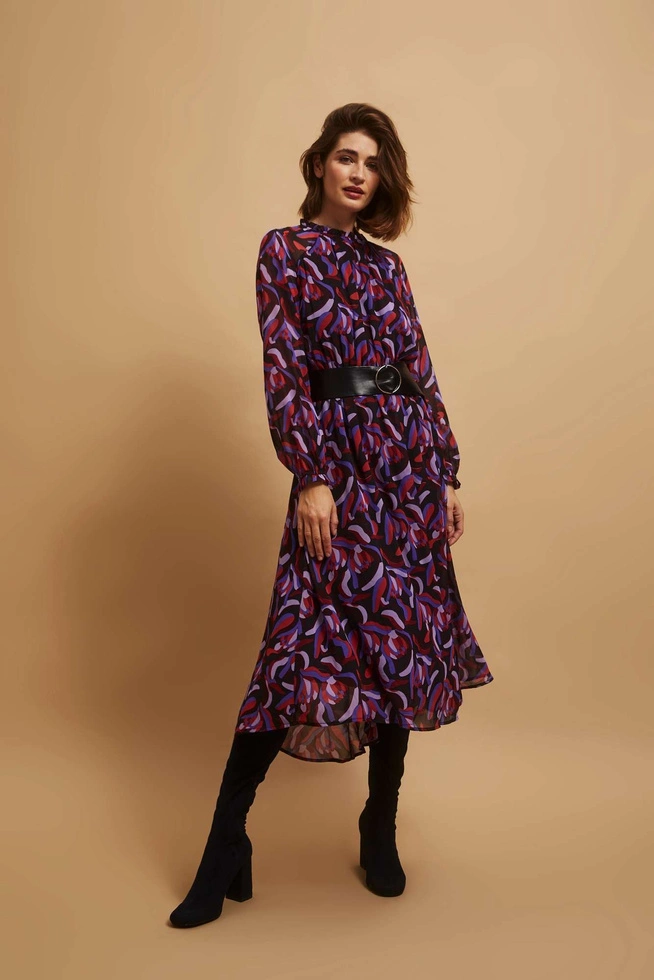 Sukienka midi z paskiem