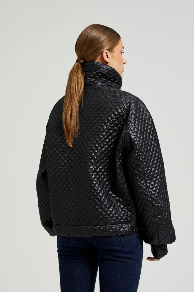 Krótka pikowna kurtka czarna