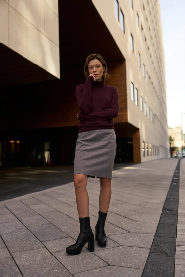 Ołówkowa spódnica szara 