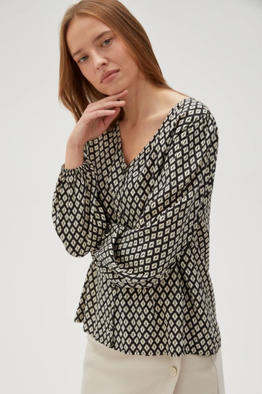 Koszula z geometrycznym wzorem czarna