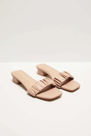 Klapki ze skóry ekologicznej malinowe