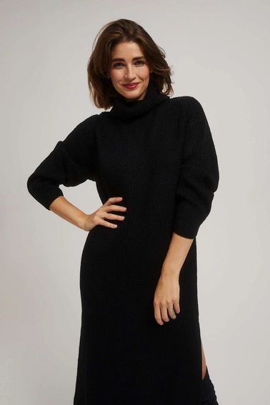 Swetrowa sukienka z golfem czarna