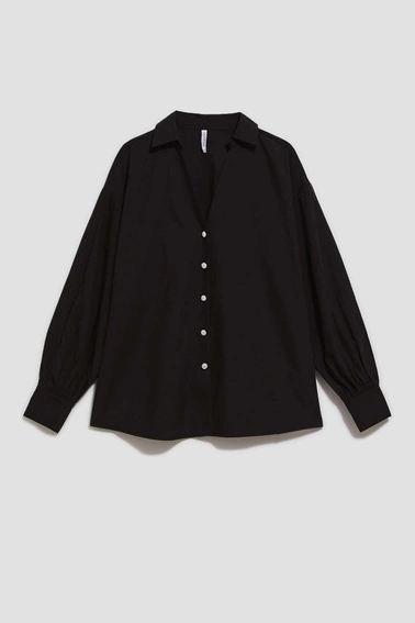 Koszula z ozdobnymi guzikami i bufiastymi rękawami czarna