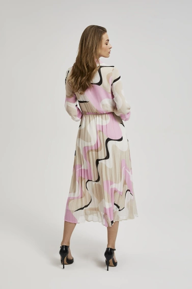 Sukienka w geometryczny wzór z plisowanym dołem beżowa