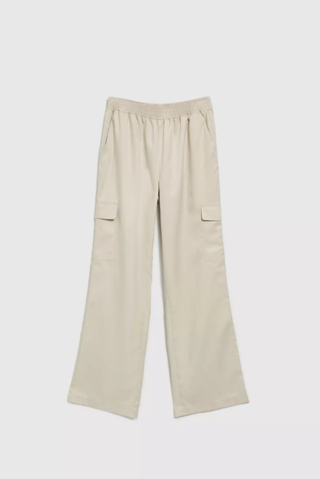 Spodnie cargo z prostymi nogawkami beżowe