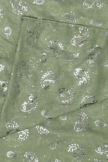 Szal z nadrukiem oliwkowy