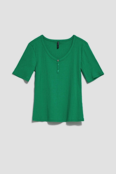 Bluzka z okrągłym dekotem i guzikami