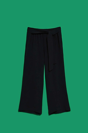 Spodnie z wiązaniem w pasie