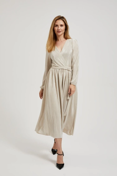 Prążkowana sukienka z związaniem w talii beżowa
