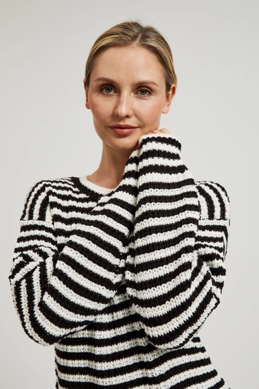 Krótki sweter w paski czarno-biały