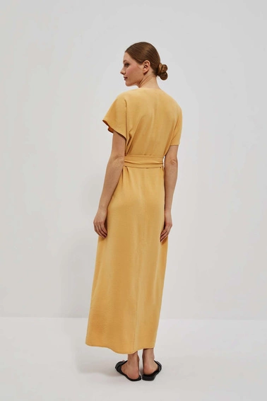 Sukienka maxi z wiązaniem w talii herbaciana