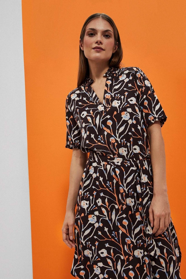 Koszulowa sukienka z paskiem czarna