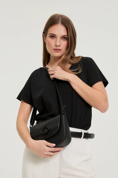Mała torebka na ramię czarna 