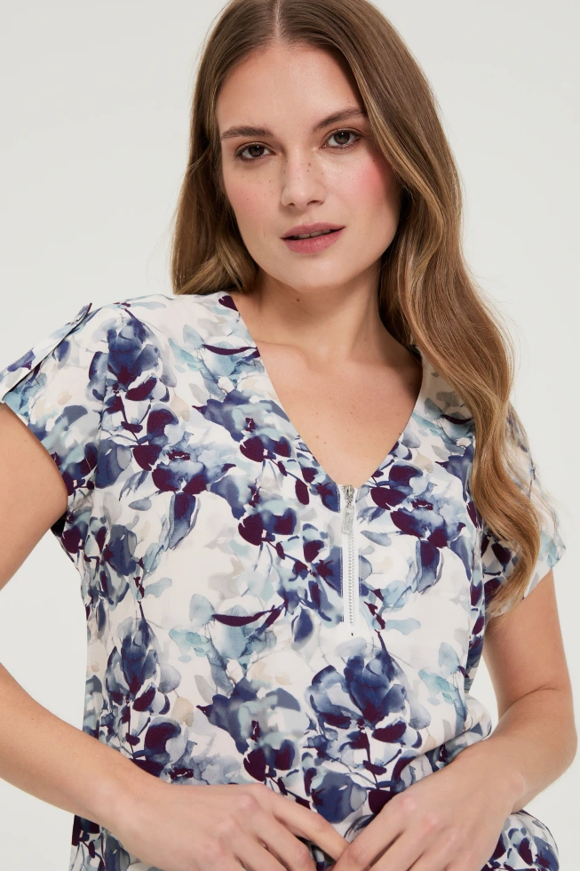 Koszula z wiskozy w kwiaty granatowa