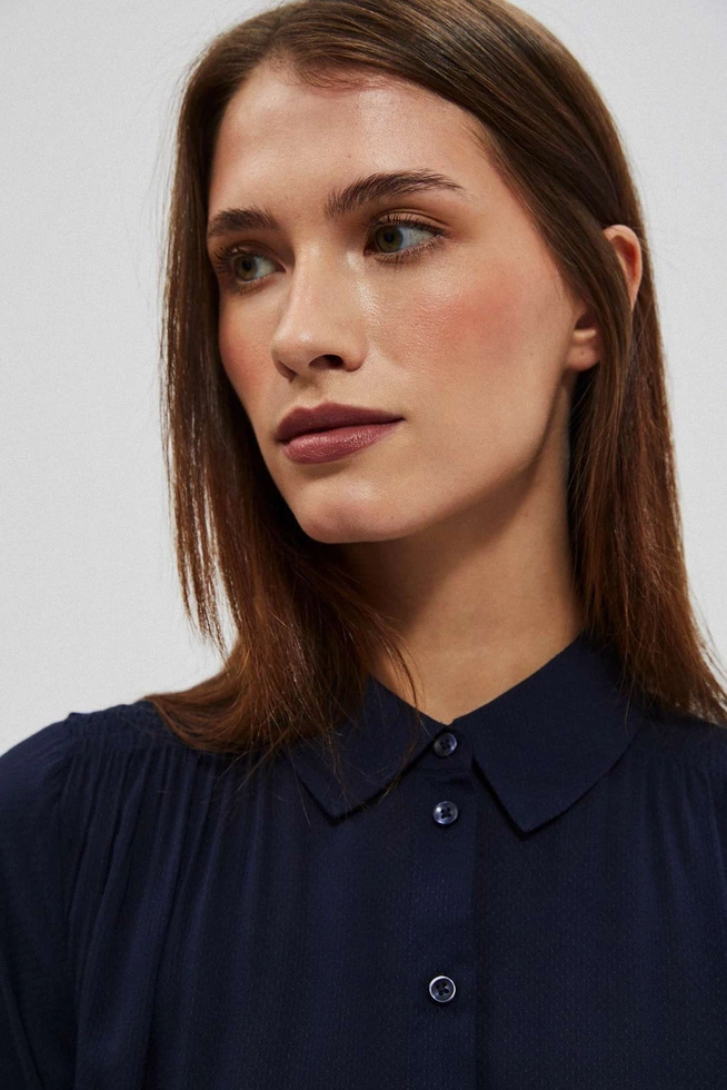 Koszula z kołnierzykiem zapinana na guziki granatowa