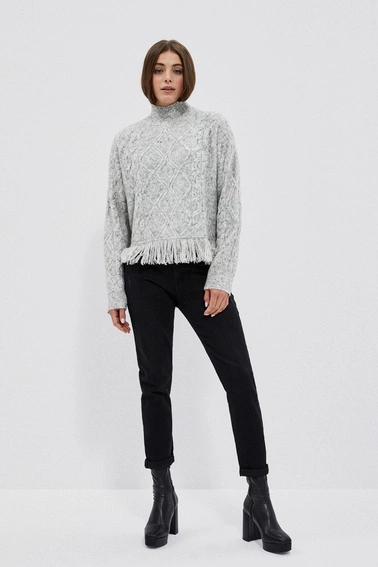 Sweter z golfem i frędzlami