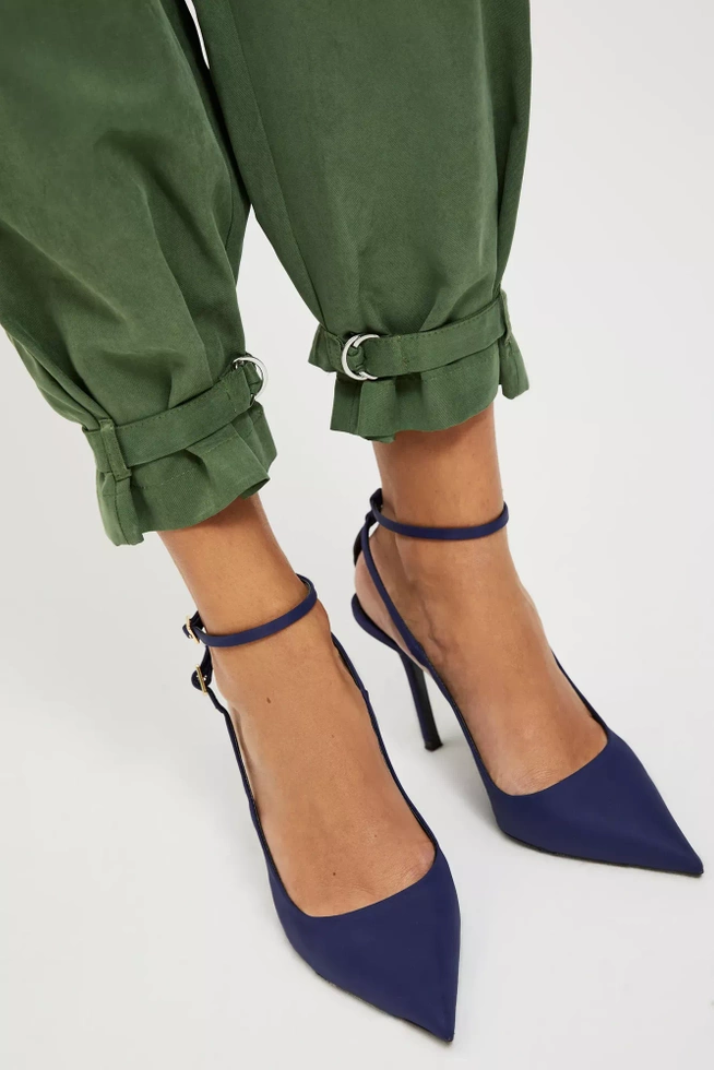 Spodnie cargo ze zwężanymi nogawkami khaki