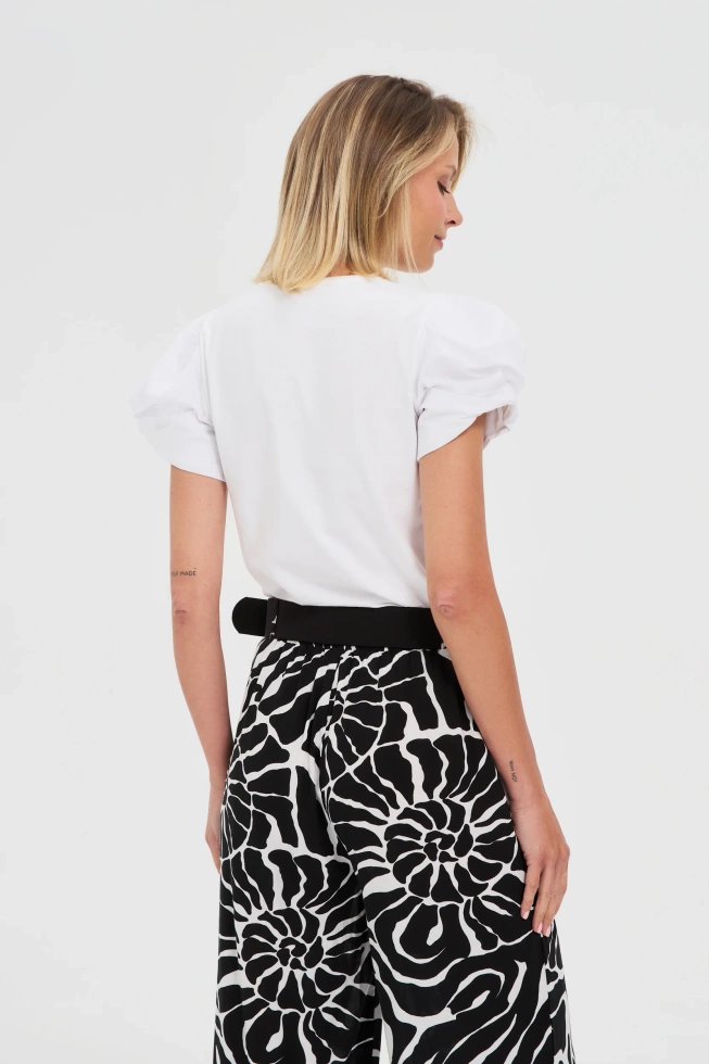 Bluzka z bufiastymi rękawami biała