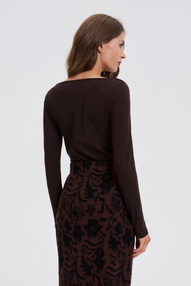 Dopasowana bluzka z długimi rękawami brązowa