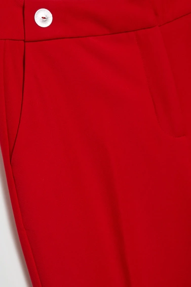 Spodnie w kant z prostymi nogawkami czerwone