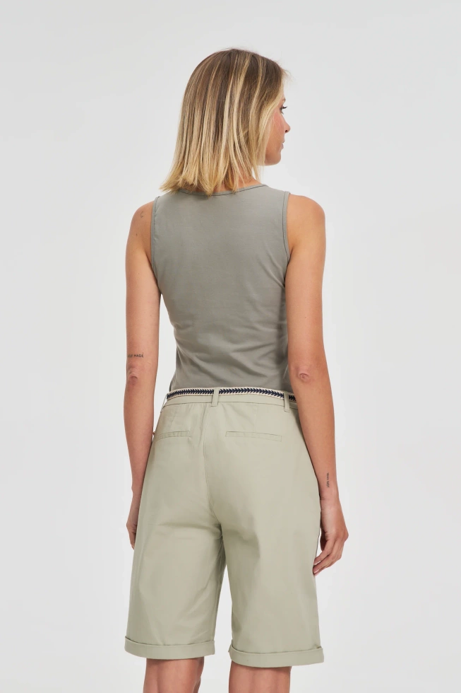 Gładki top oliwkowy