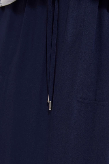 Spódnica z kieszeniami granatowa