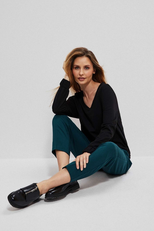 Bluza z długimi rękawami i dekoltem V czarna