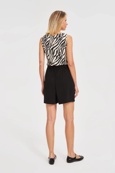 Szorty z kieszeniami czarne 