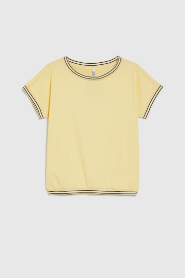 Bluzka z ozdobną lamówką żółta