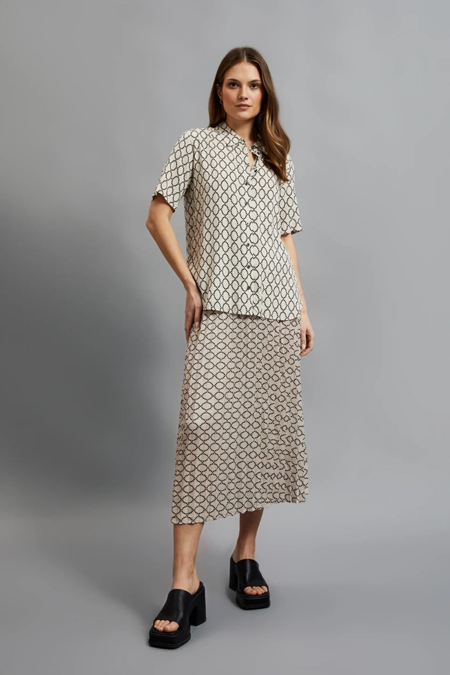 Plisowana spódnica midi beżowa