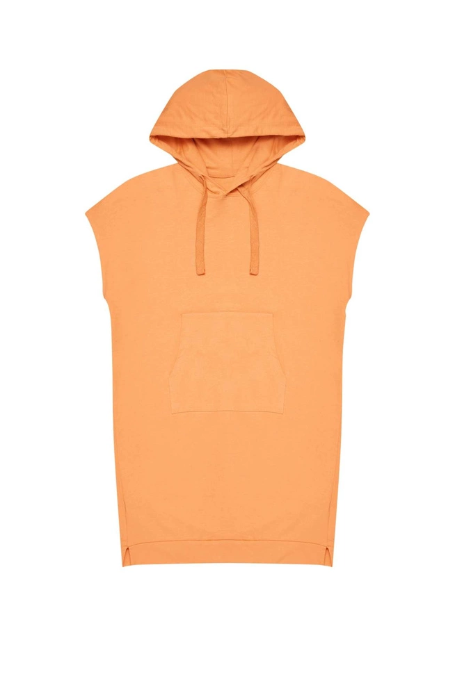 Sukienka dresowa z kapturem brzoskwiniowa